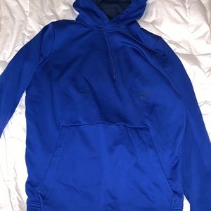 Blue under armour sweatshirt with pocket